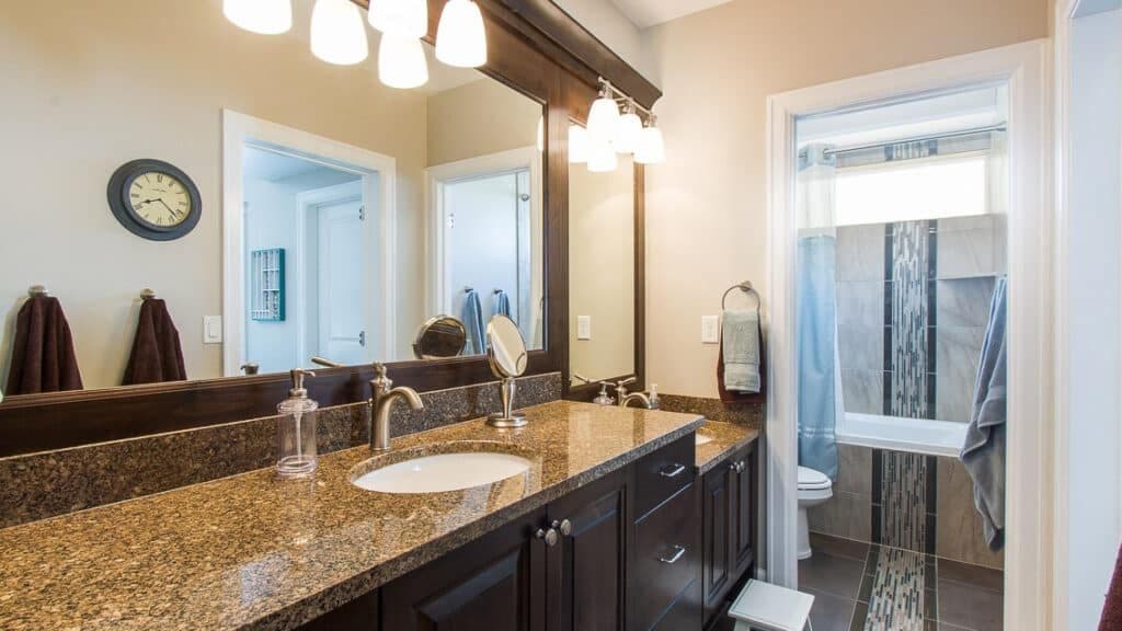 Bathroom-1_high_2329033-1024x576.jpg