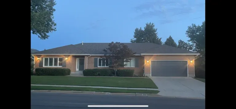 Garage-Door-Repaint-Bountiful-After