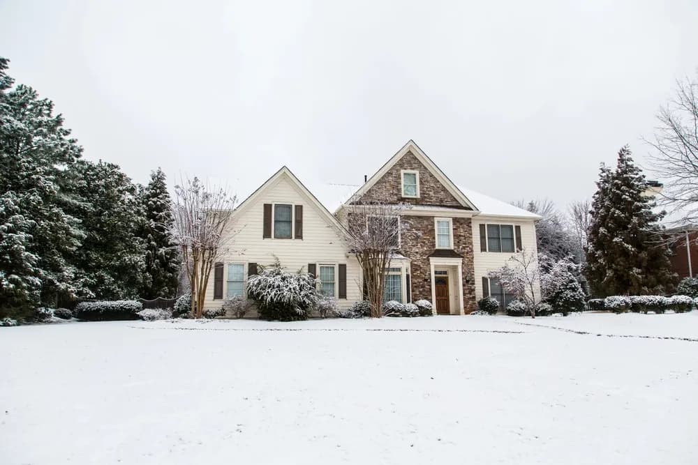 snowy-house (1).webp